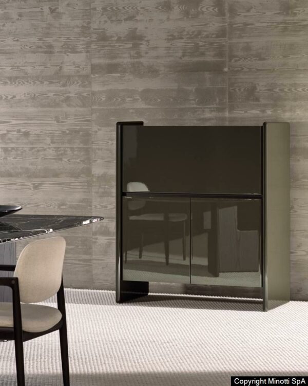 Итальянский комод Logan от MINOTTI