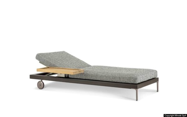 Итальянский шезлонг Patio Daybed от MINOTTI