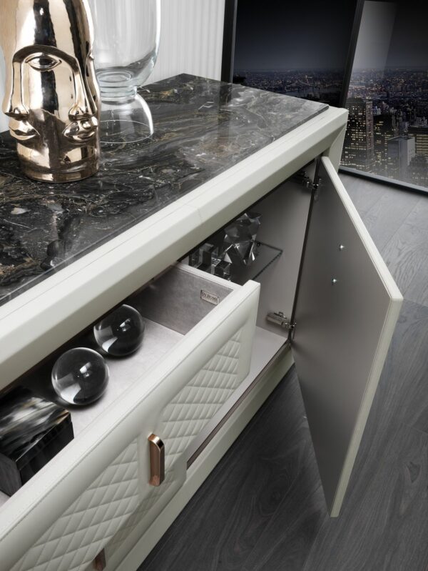 Итальянский комод Adler от DV Home