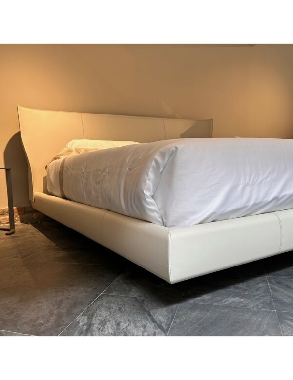 Итальянская кровать Alys B&B Italia10 180*200