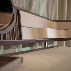 Итальянский стол Melting Light от TURRI