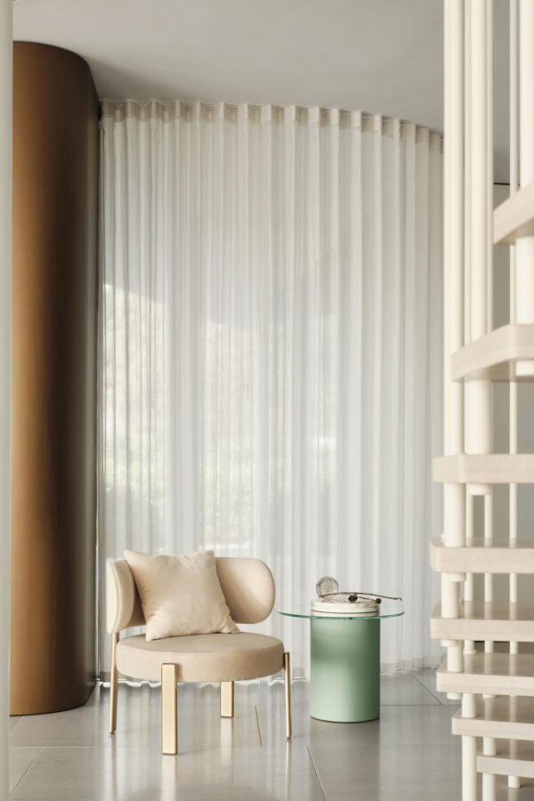 Итальянский столик Roma от TURRI