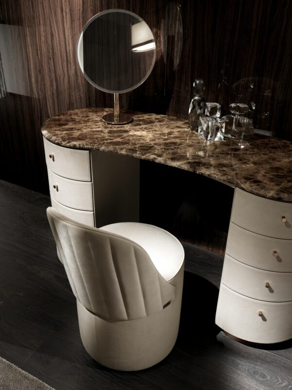 Итальянская консоль Tiffany Beauty от DV Home
