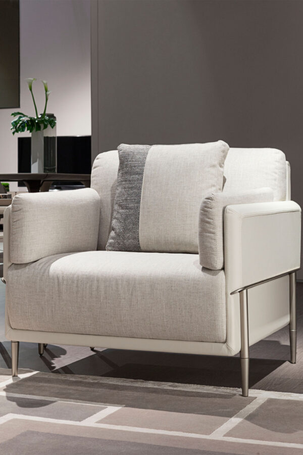 Итальянское кресло Zero от TURRI