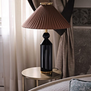 Итальянская настольная лампа Nadine от Black Tie