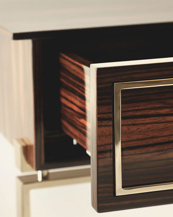 Дизайнерская консоль Mies от CASTRO (Португалия)