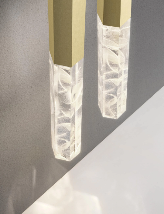 Итальянская настенная лампа Shine Plumage Ap от Olevlight