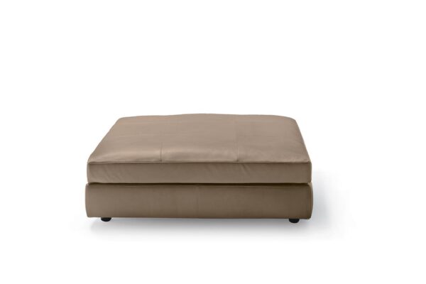 Итальянский пуф Massimosistema от Poltrona Frau