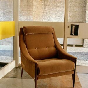 Итальянское кресло Dezza 48 от Poltrona Frau