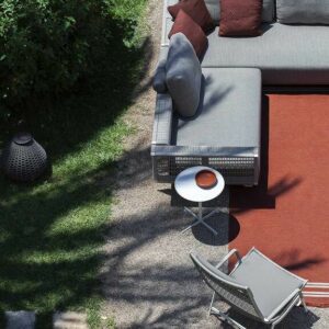 Итальянский столик Bob Outdoor от Poltrona Frau