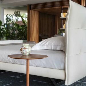 Итальянская кровать Aurora Tre от Poltrona Frau