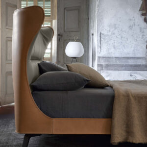 Итальянская кровать Mamy Blue от Poltrona Frau