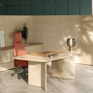 Итальянский настольная лампа Nymph от Poltrona Frau