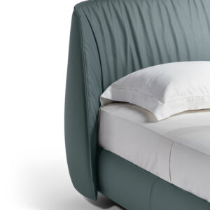 Итальянская кровать Archibald от Poltrona Frau