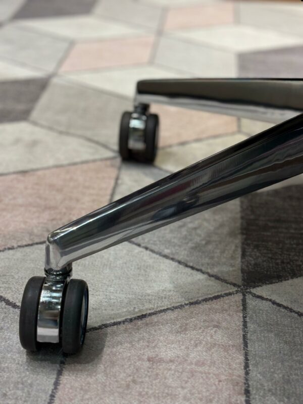 Офисное рабочее кресло DOWNTOWN President Tortora 6