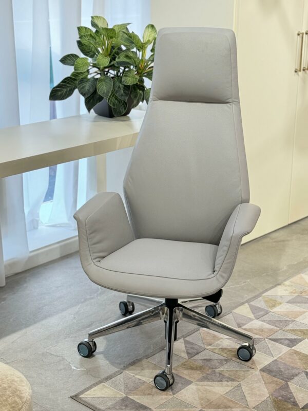 Итальянское Офисное рабочее кресло DOWNTOWN POLTRONA FRAU