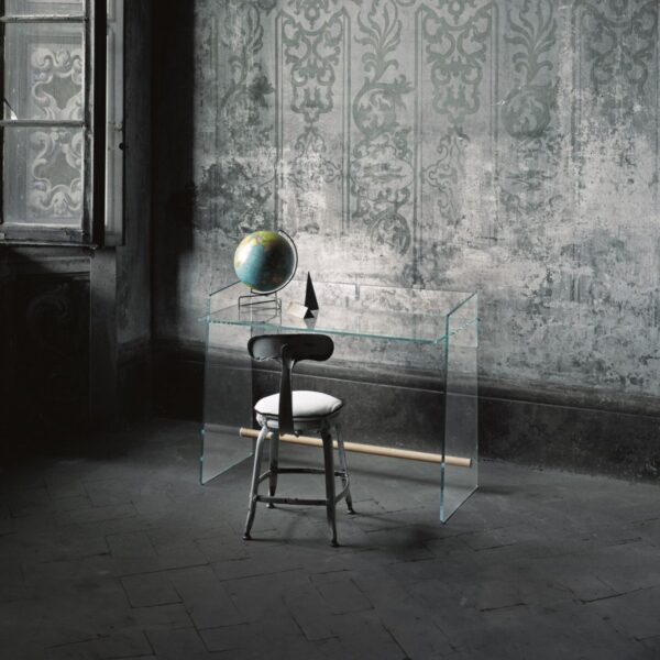 Итальянский стол Pirandello от Glasitalia