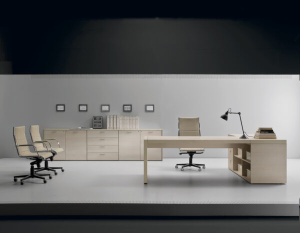 Итальянский стол руководителя BLADE 8