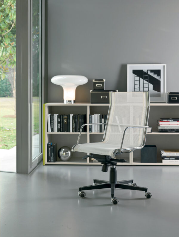 Итальянское кресло руководителя BLADE 2