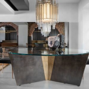 Итальянский стол Gotham Evo от Henge