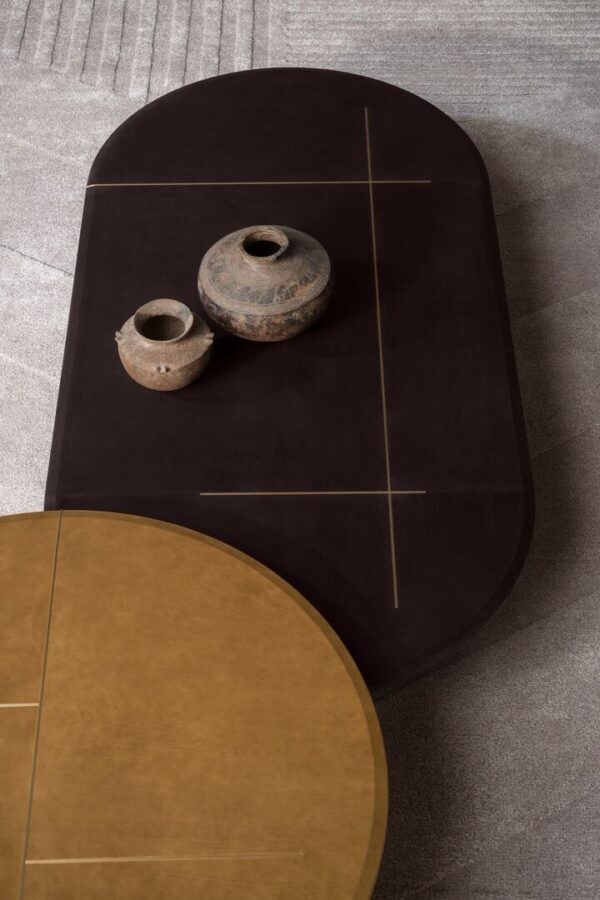 Итальянский стол PLACÉ LEATHER от Baxter