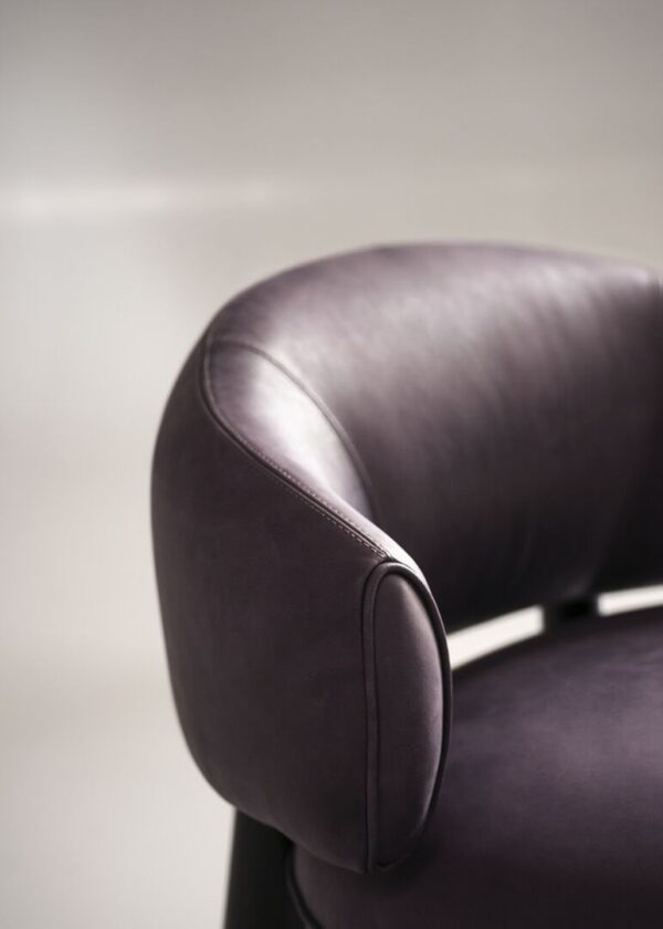 Итальянское кресло OLAF 4