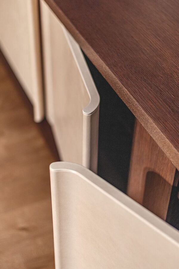 Итальянский комод JONI LEATHER от Baxter