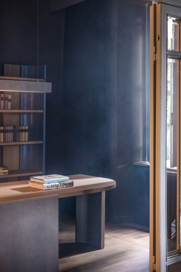 Итальянский стол JONI LEATHER 3