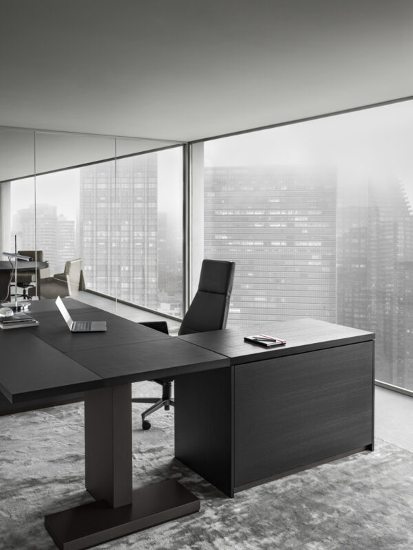 Итальянский стол руководителя INCA 5