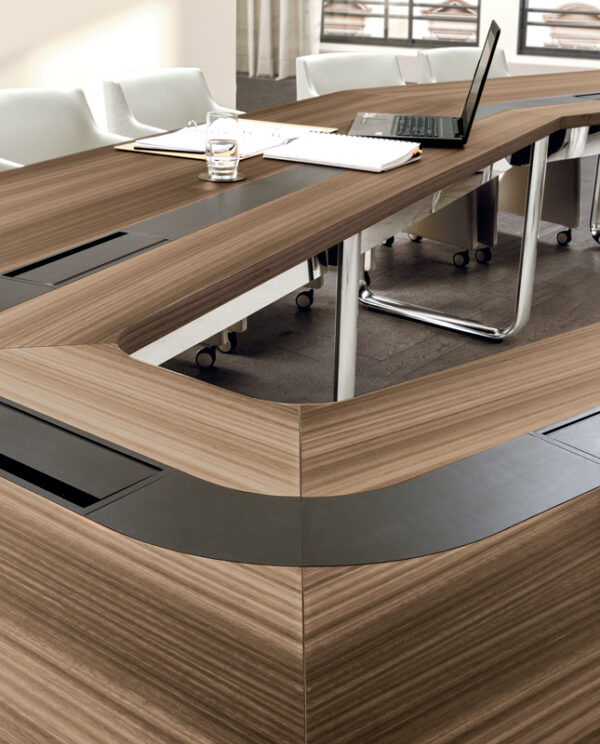 Итальянский конференц-стол LEADER 3