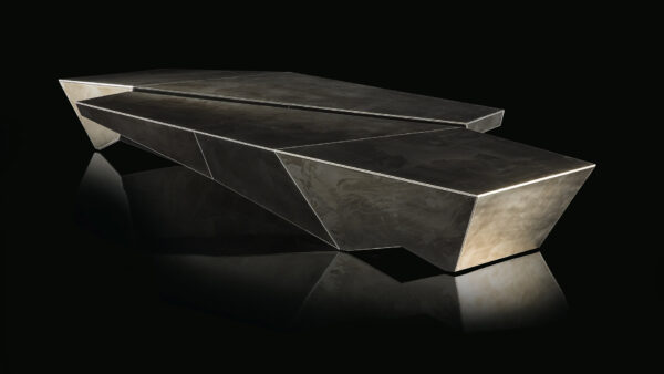 Итальянский столик Monolith от Henge