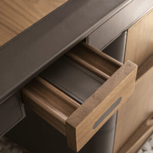 Итальянский стол руководителя NOAH 4