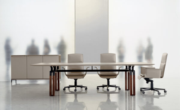 Итальянское кресло руководителя WING 6