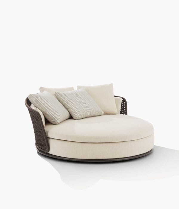 Итальянское кресло SOORI DAY LOUNGE от Poliform