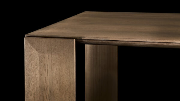 Итальянский стол LY от Henge