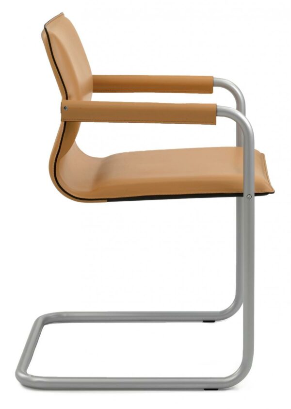 Итальянское кресло LYBRA от ENRICO PELLIZZONI