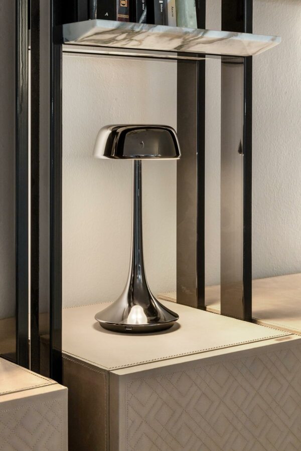 Итальянская настольная лампа Wanda 2