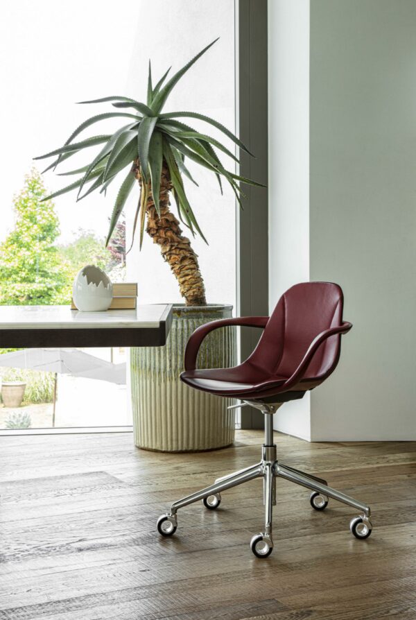 Итальянское офисное кресло COUTURE 2 от ENRICO PELLIZZONI