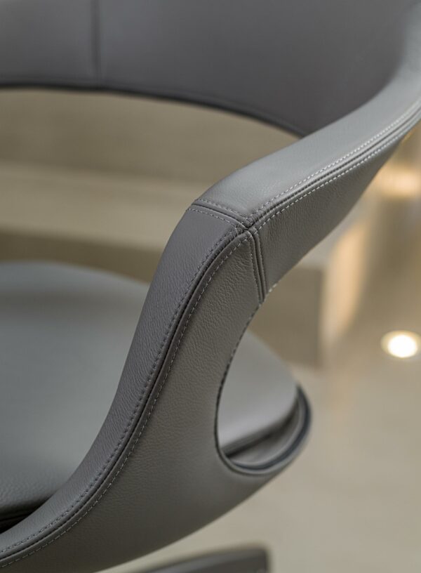 Итальянское офисное кресло FRENCHKISS 3