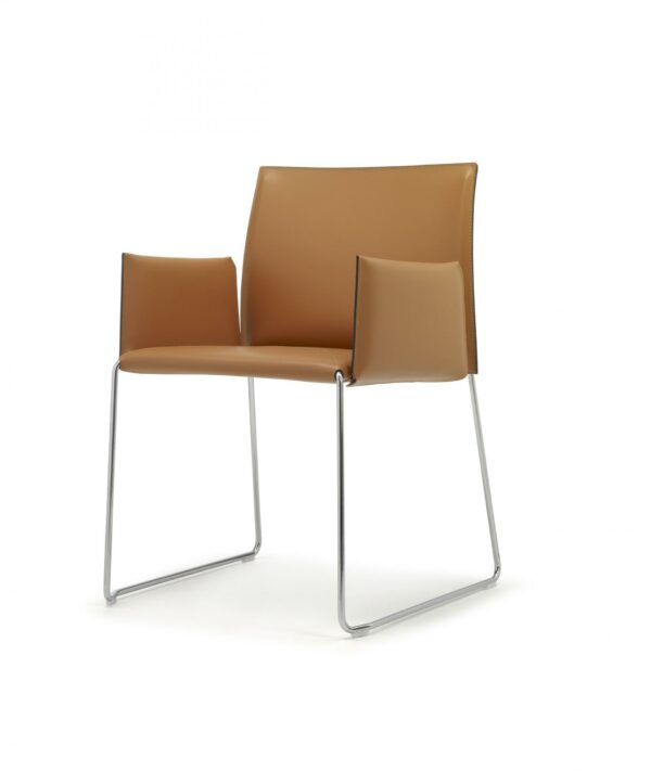 Итальянское кресло BIZZY от ENRICO PELLIZZONI