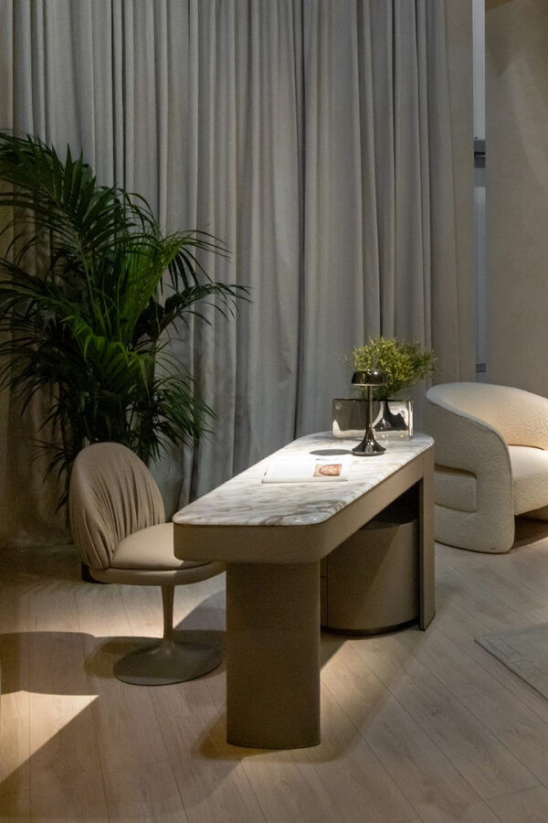 Итальянский письменный стол Emily от Rugiano