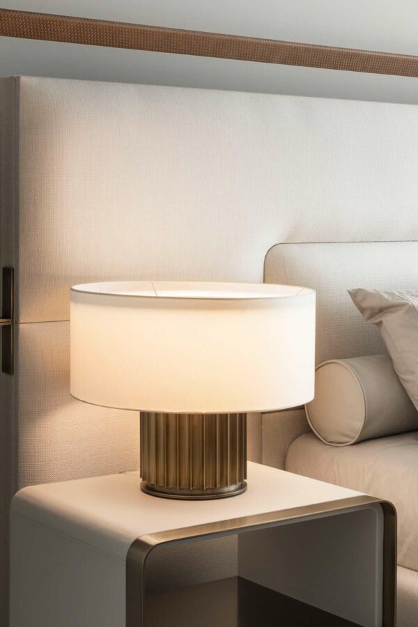 Итальянская настольная лампа Liberty от Rugiano