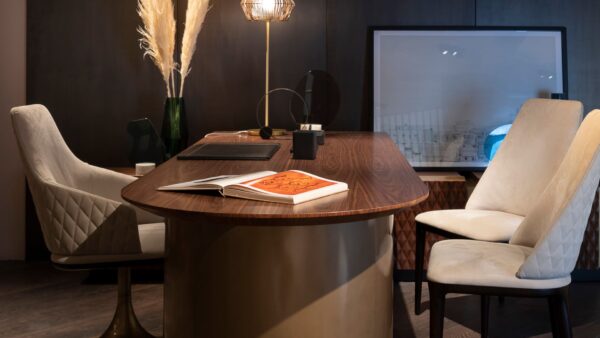 Итальянское кресло HILARY от Opera