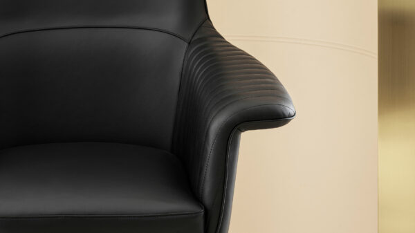 Итальянское кресло President Chair от Rugiano