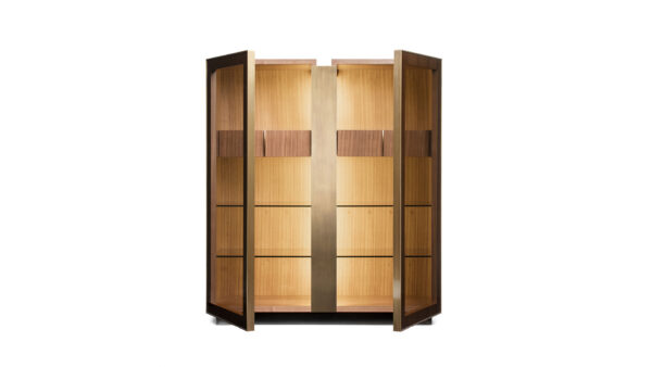 Итальянская витрина VICTOR от Opera