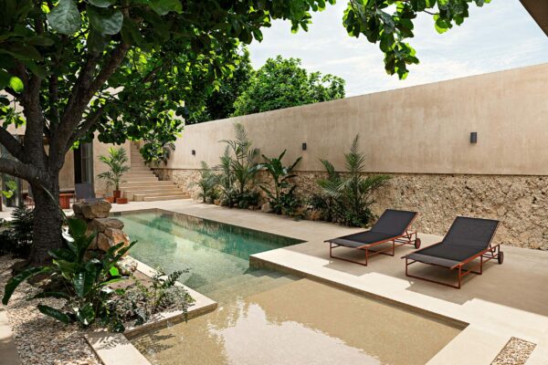 Итальянский шезлонг Pipe Chaise longue 2