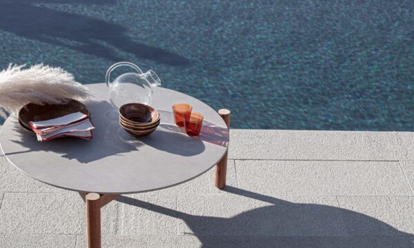 Итальянский столик Lodge Round Table 2