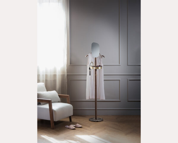 Дизайнерская вешалка Espejo Galán W от NOMON (Испания)