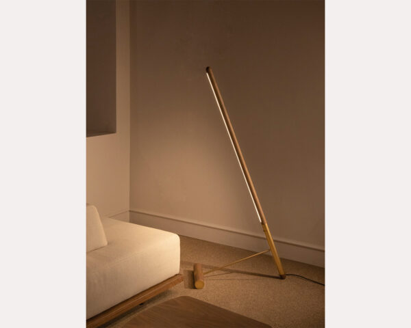 Дизайнерский напольный торшер LINE D от Nomon (Испания)