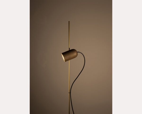 Дизайнерский напольный торшер Onfa от Nomon (Испания)